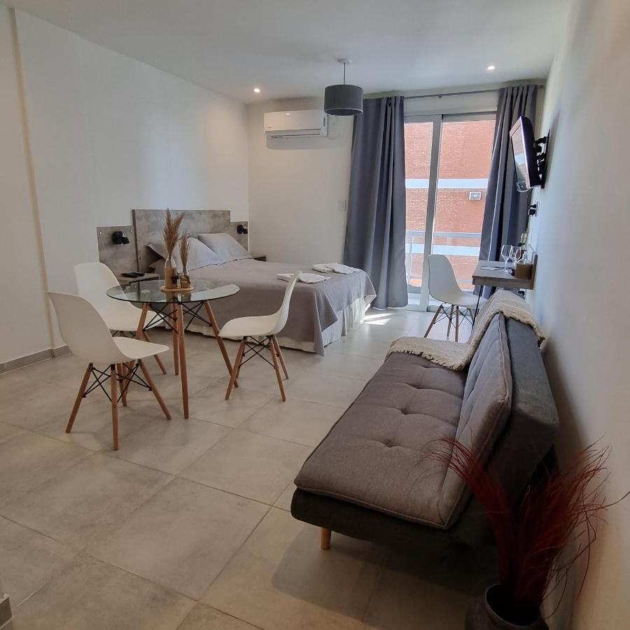 Az Apartment *
